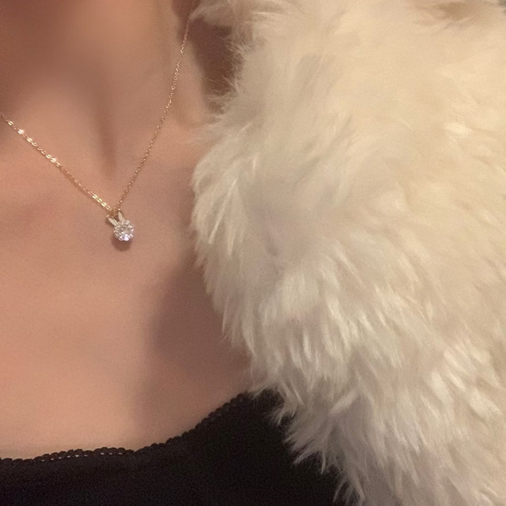 Rotatable bunny necklace - Picture 3 of 11